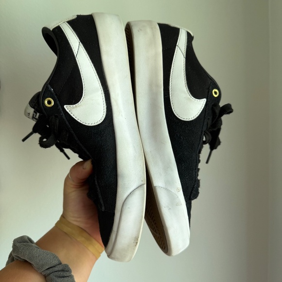 Nike Zoom Blazer Low Pro GR SB Black White womens size 9 - Picture 11 of 13